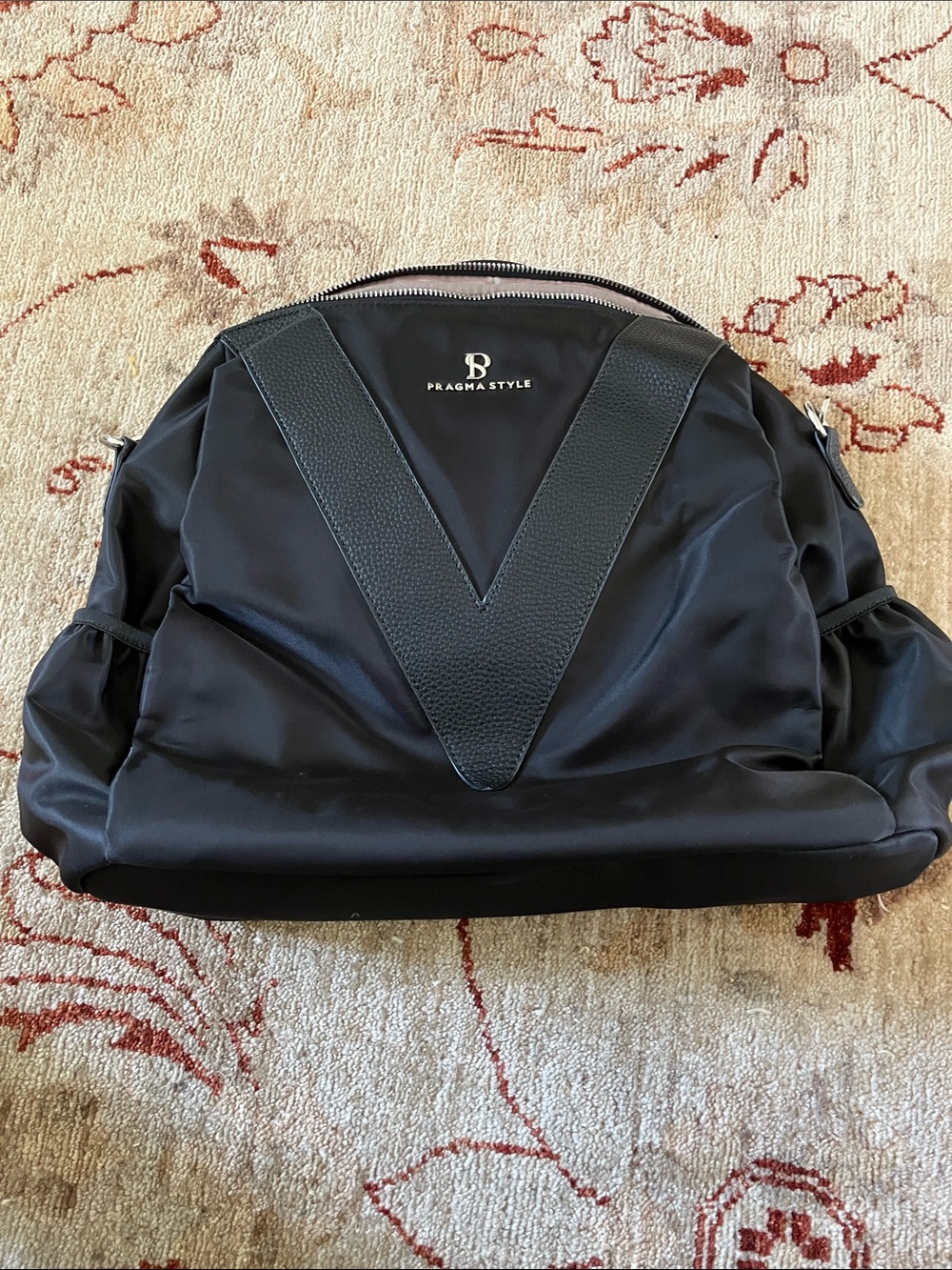 Women’s multi purpose travel bag